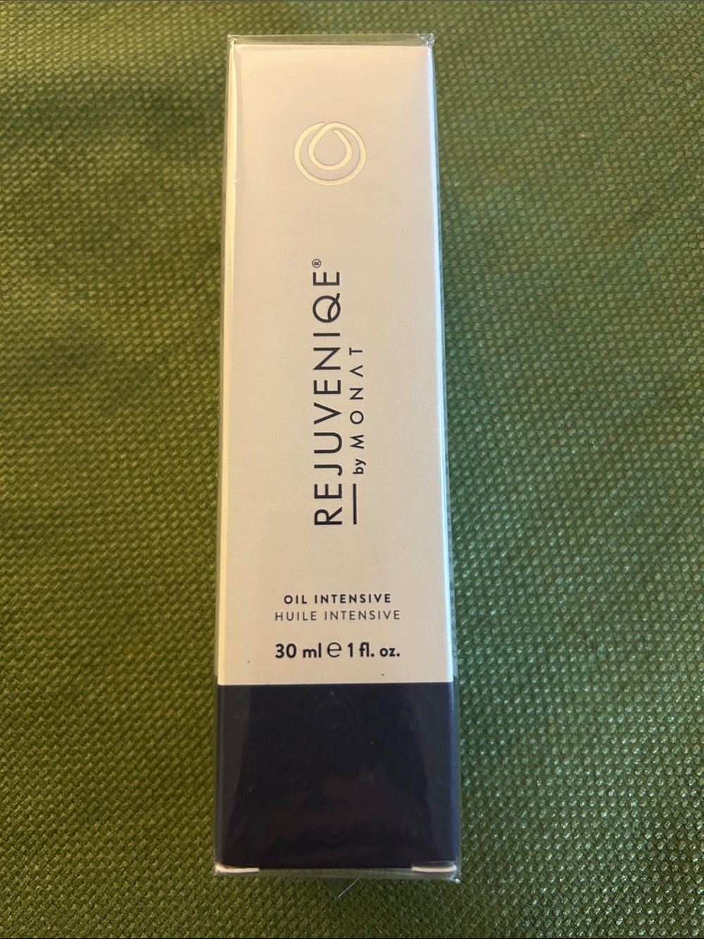 Rejuveniqe by – White and Black hair Oil Intensive Serum brand new